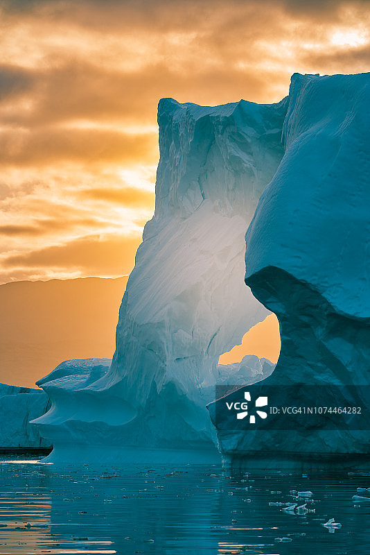 格陵兰岛冰山冰峡湾日落图片素材