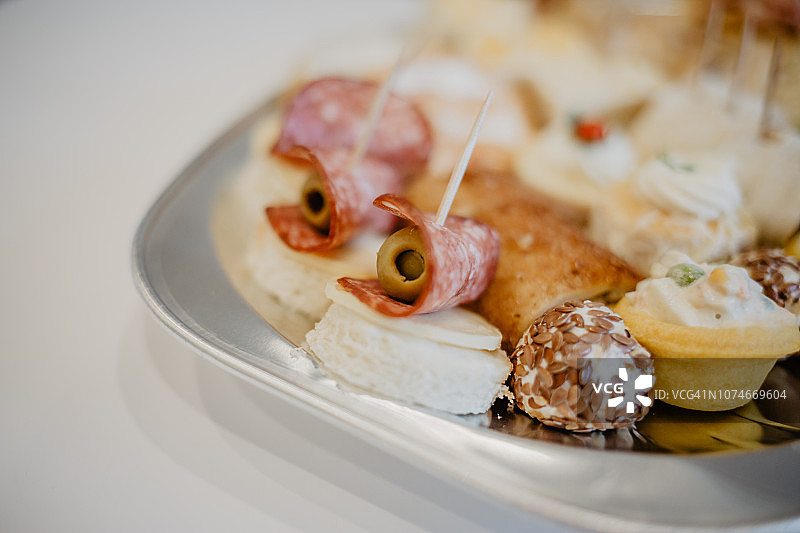 彩色糕点装饰图片素材