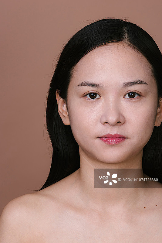 亚洲美女的妆容图片素材