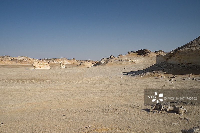 埃及拜哈里耶沙漠附近山谷中的山水晶图片素材