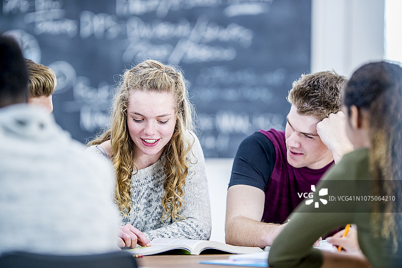 朋友们一起学习图片素材