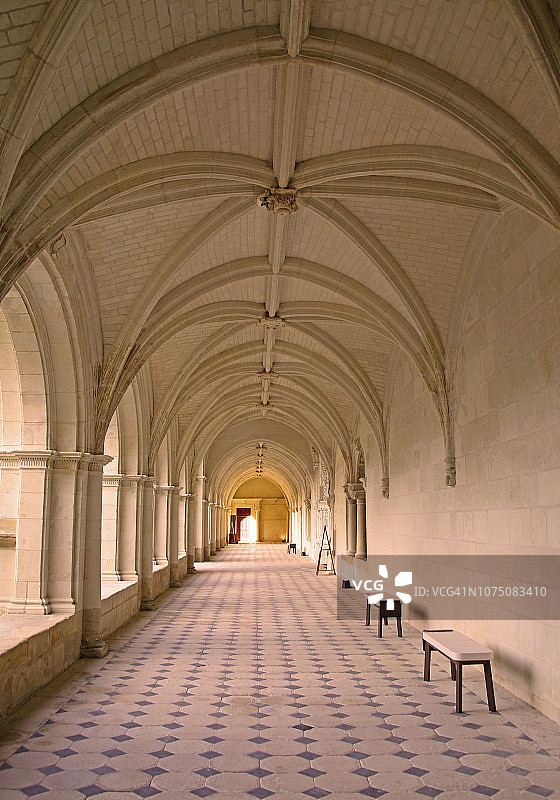 法国丰特弗罗修道院回廊图片素材