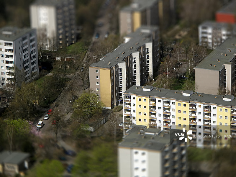 倾斜移轴技术拍摄的德国柏林公共住宅项目鸟瞰图，宛如微型房屋图片素材