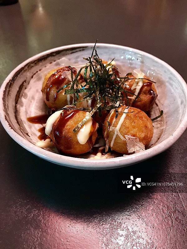 章鱼小丸子碗图片素材