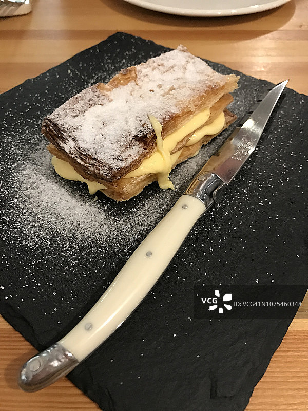 奶油千层酥蛋糕甜点图片素材