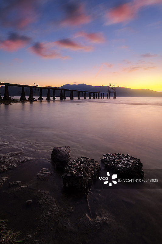 日本新泻县野尻湖日出航拍图片素材