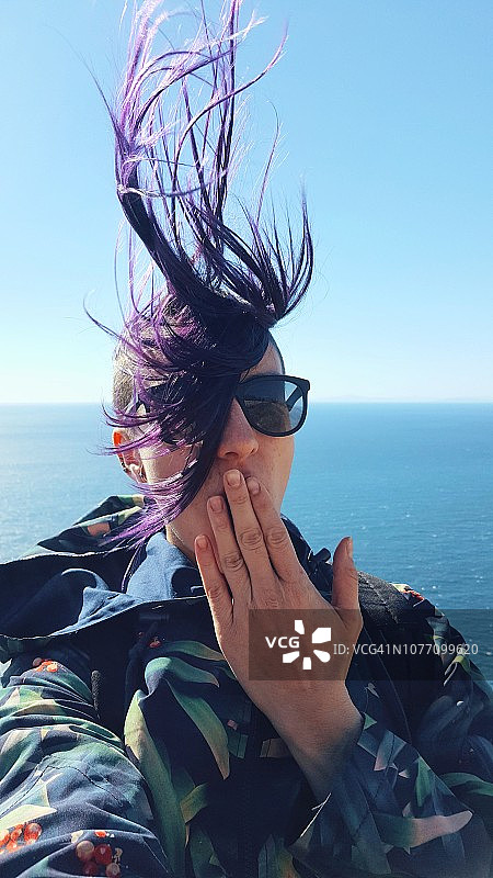 滑稽的糟糕发型日图片素材