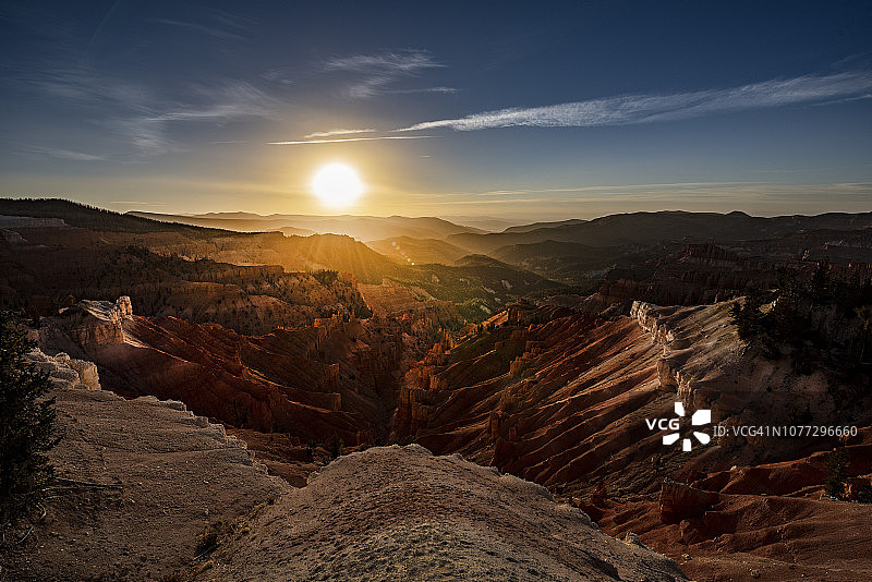日落时分的雪松断崖国家纪念地图片素材