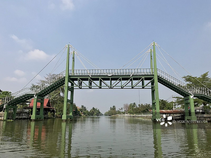 过河的木桥图片素材