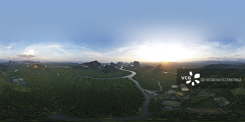 泰国攀牙湾日落时分的360度航拍景观图片素材