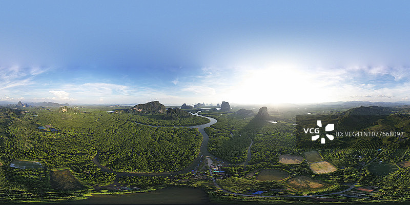 泰国攀牙湾日落时分的360度航拍景观图片素材