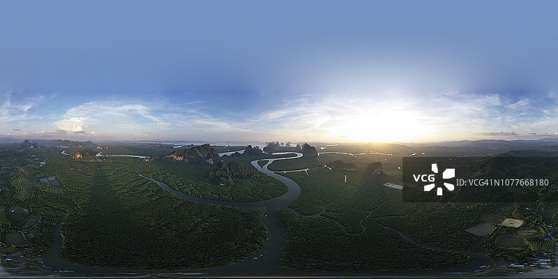 泰国攀牙湾日落时分的360度航拍景观图片素材