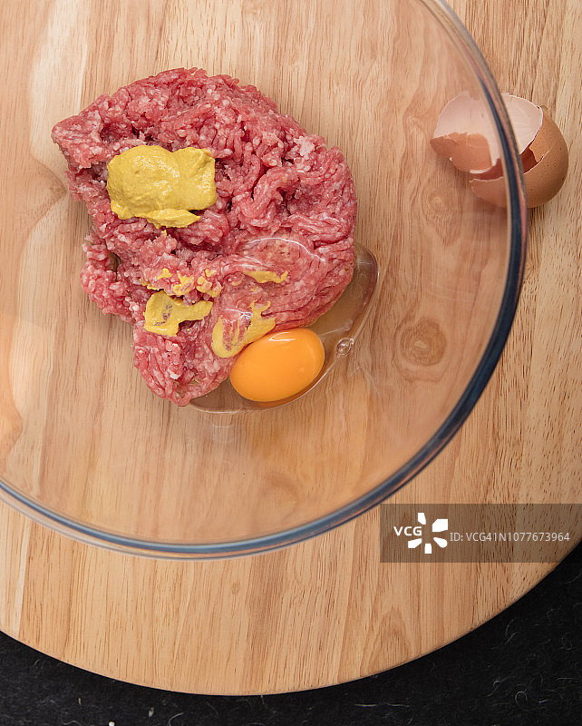 肉丸的准备工作图片素材