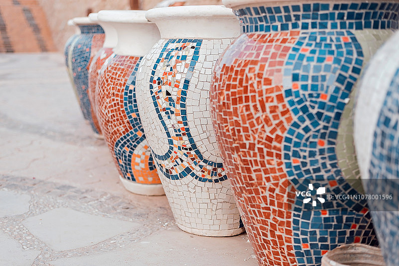 一组带有马赛克的大陶罐图片素材