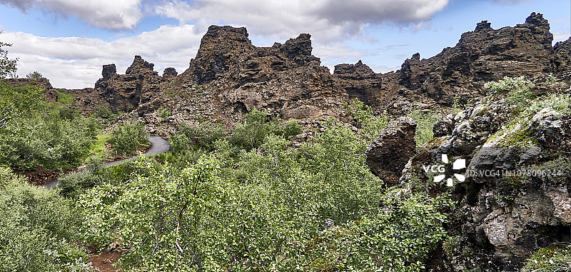 冰岛 Dimmuborgir 熔岩原的道路图片素材