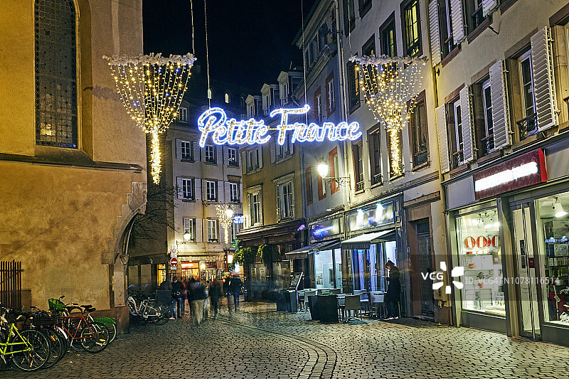 夜幕下的斯特拉斯堡小法兰西区图片素材