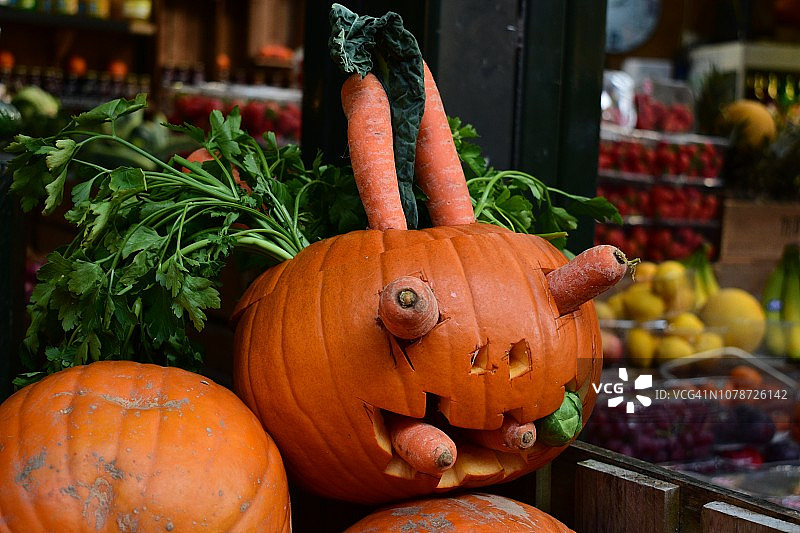 伦敦博罗市场展出的雕刻南瓜图片素材