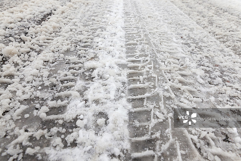 冬季的沥青路面图片素材