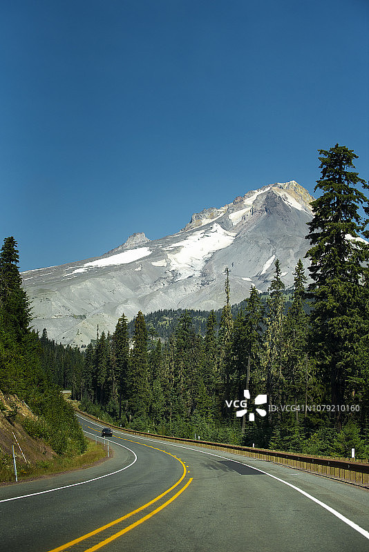 夏季俄勒冈州胡德山的风景路线图片素材