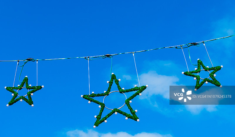 全景：圣诞星光城市图片素材