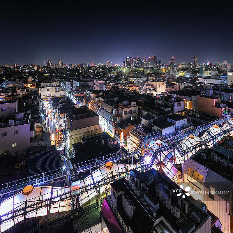东京中野区贸易街道和低层房屋的鸟瞰图图片素材
