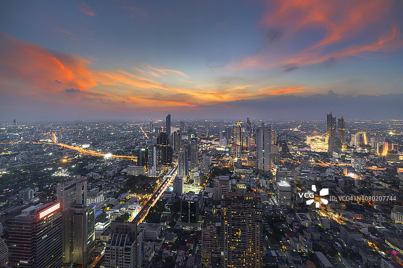 泰国曼谷城市最高点的日落景色图片素材