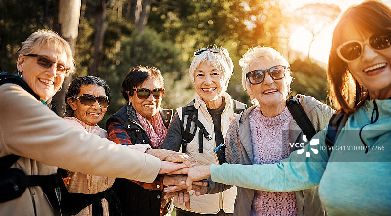 我们同甘共苦图片素材