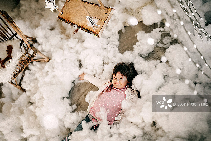 家里下雪了图片素材