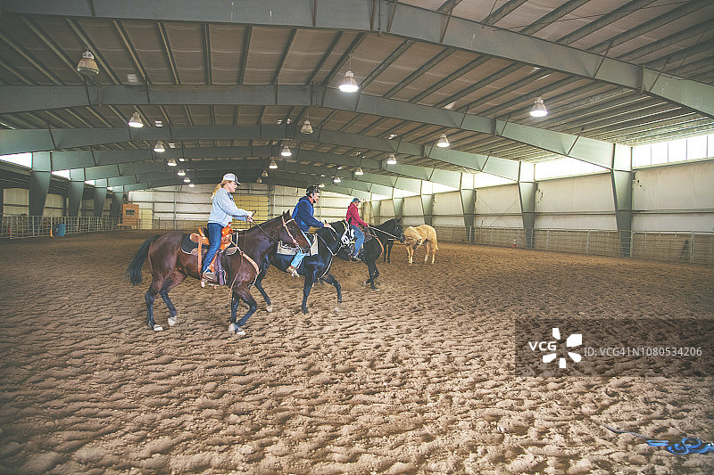 赛马场的男主人和男学徒图片素材