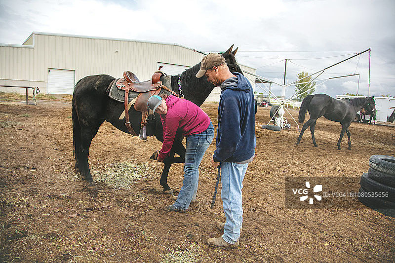 赛马场的男主人和男学徒图片素材