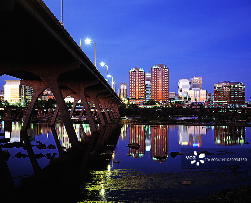 里士满夜景城市风光图片素材