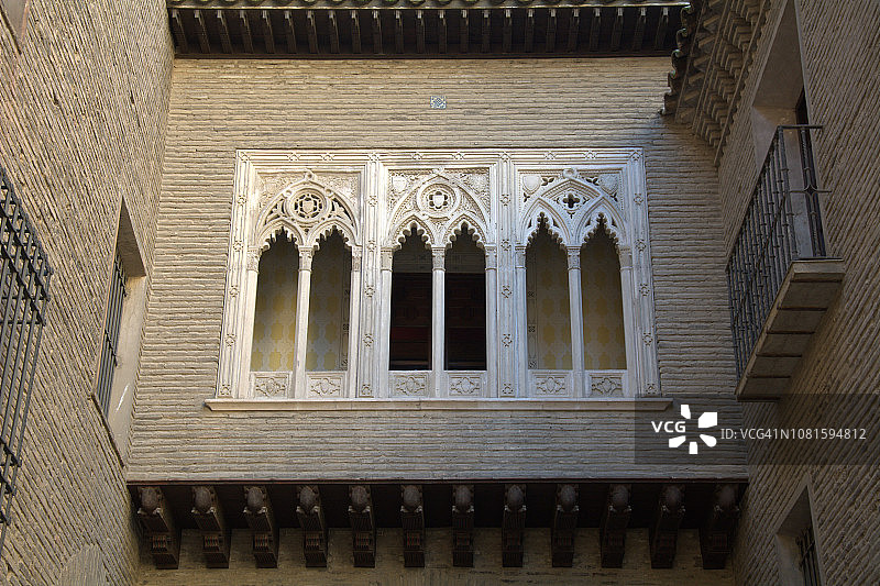 萨拉戈萨大教堂拱门图片素材