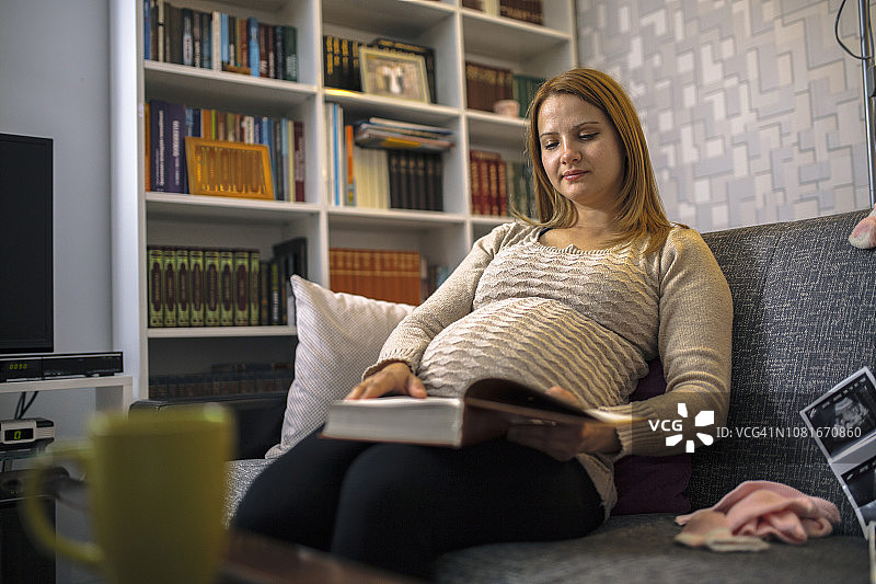 期待宝宝降生：留存美好回忆图片素材