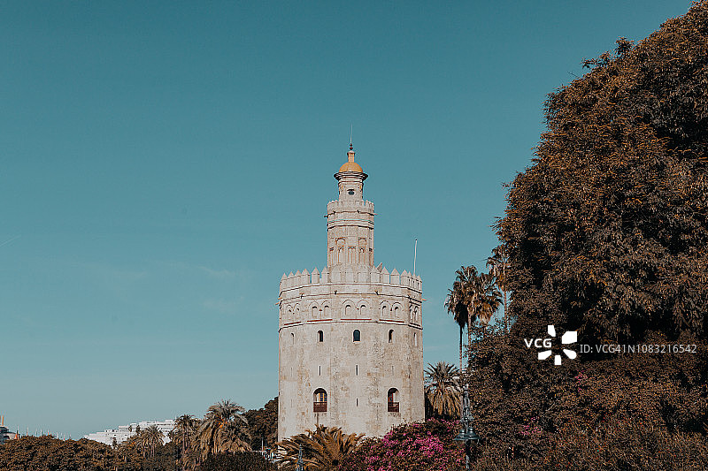 西班牙塞维利亚黄金塔图片素材