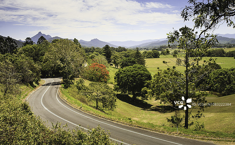 默威伦巴附近的特威德河谷景观图片素材