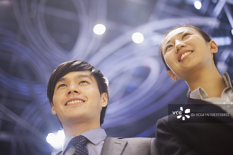 微笑的中国商人图片素材