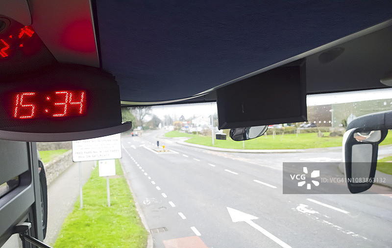 公交车内部展示图片素材