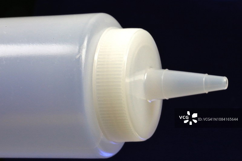 塑料挤压调味瓶图片素材