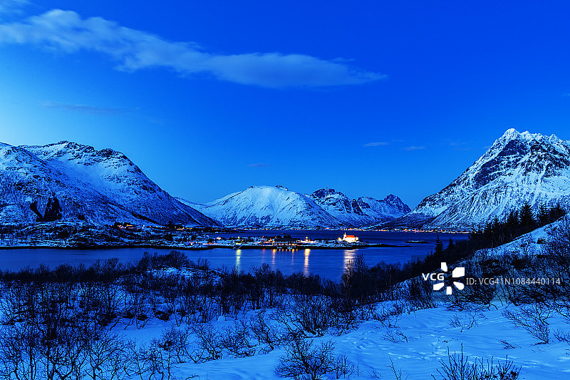 洛福滕群岛 Austnesfjorden 冬季暮光中的锡尔德波尔内斯图片素材