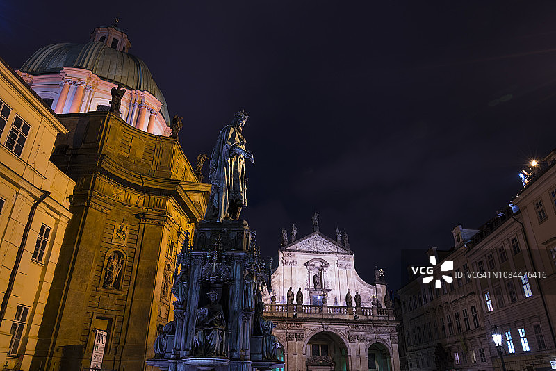 布拉格查理大桥查理四世雕像，捷克图片素材