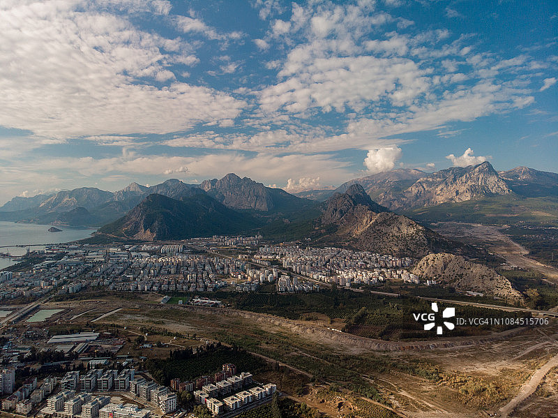 有云景的房屋图片素材
