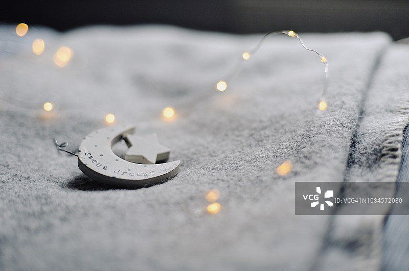 带有甜蜜梦境文字的月亮和星星装饰图片素材