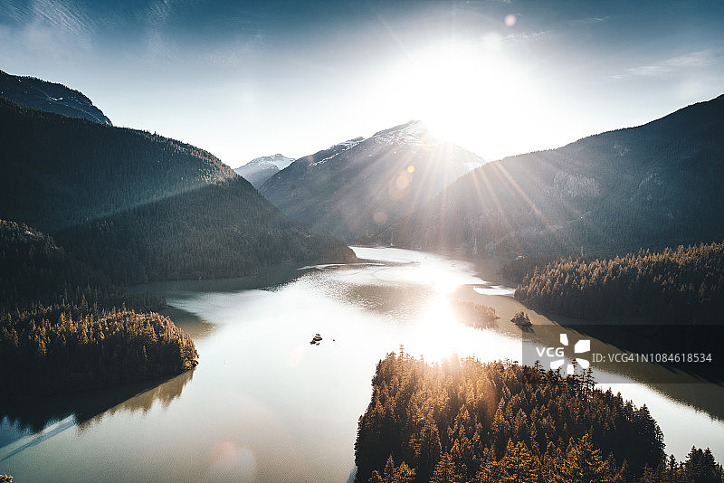 迪亚布洛湖风光图片素材