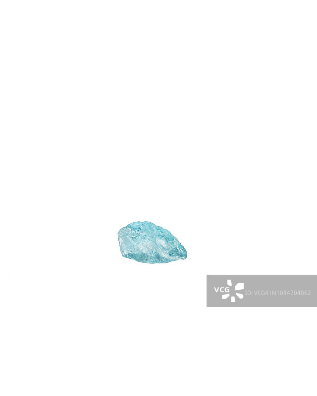 蓝色磷灰石是一种磷酸钙矿物，有多种颜色，包括蓝色和蓝绿色图片素材