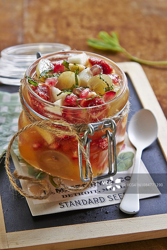 新鲜水果沙拉图片素材