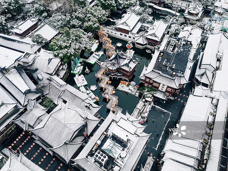 无人机拍摄上海豫园雪景图片素材
