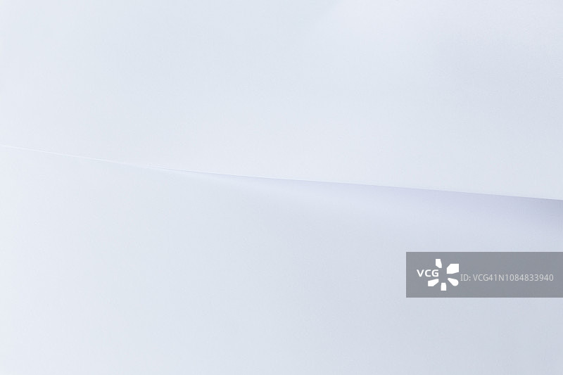 干净的白色纸张重叠，简约抽象背景图片素材