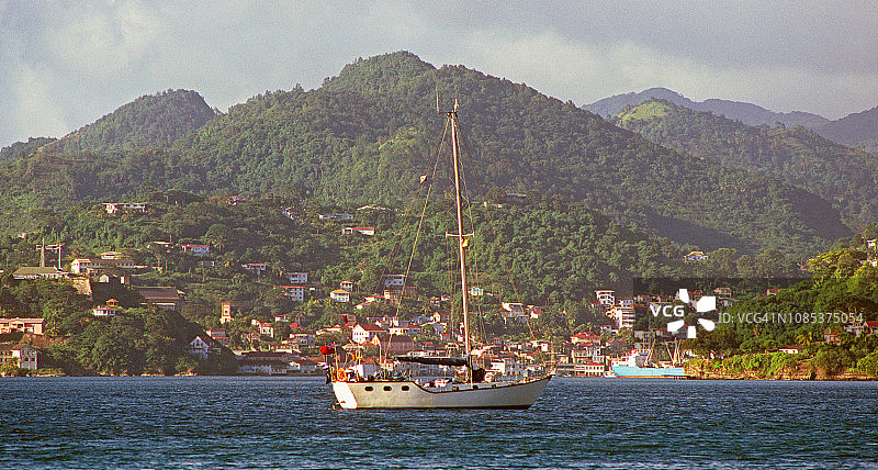 加勒比格林纳达圣乔治港的帆船图片素材