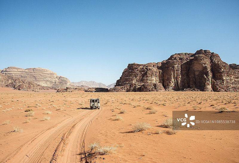 约旦瓦迪拉姆沙漠Safari之旅图片素材