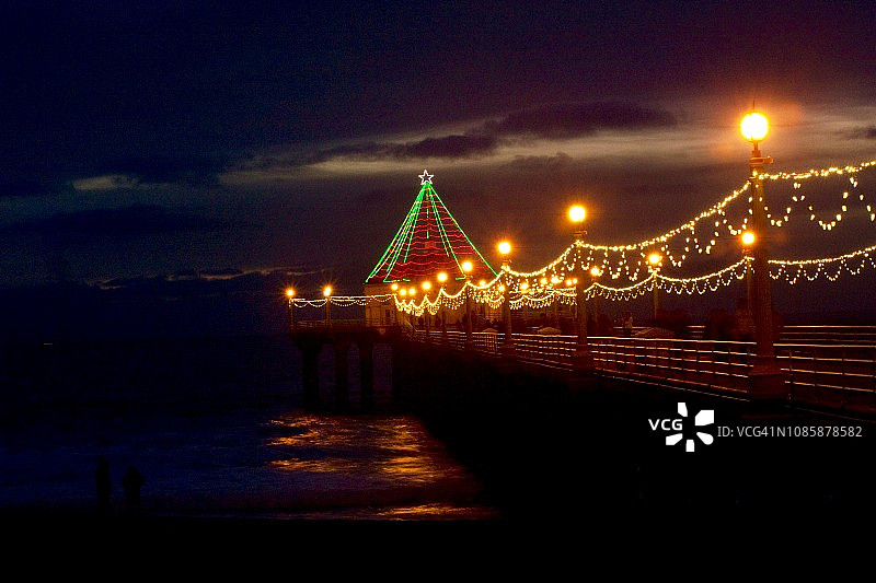 曼哈顿海滩码头与圣诞灯饰图片素材